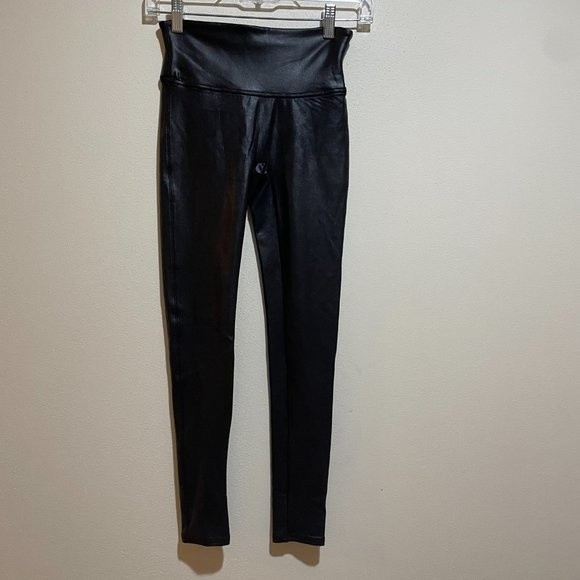 Spanx Faux Leather Leggings Size S Petite Pull On - Picture 3 of 8